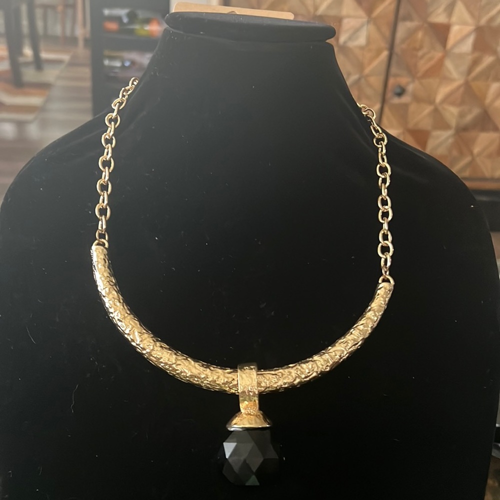 GOLD AND BLACK NECKLACE